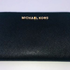 Michael Kors Large Leather Wallet - Black Travel Large
